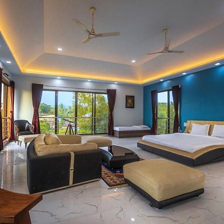 Saffronstays Aura, Alibaug - Luxury Pool Villa With A Game Room And Spacious Lawn 阿里巴格 外观 照片