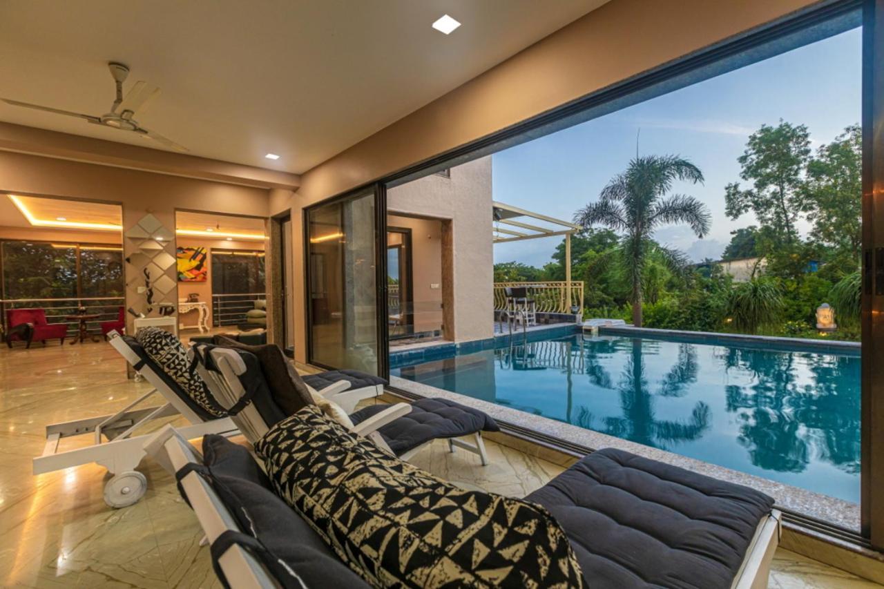Saffronstays Aura, Alibaug - Luxury Pool Villa With A Game Room And Spacious Lawn 阿里巴格 外观 照片