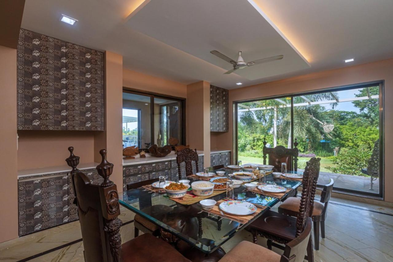 Saffronstays Aura, Alibaug - Luxury Pool Villa With A Game Room And Spacious Lawn 阿里巴格 外观 照片