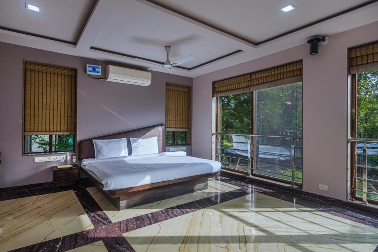 Saffronstays Aura, Alibaug - Luxury Pool Villa With A Game Room And Spacious Lawn 阿里巴格 外观 照片
