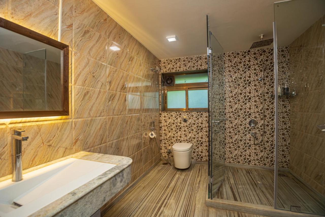 Saffronstays Aura, Alibaug - Luxury Pool Villa With A Game Room And Spacious Lawn 阿里巴格 外观 照片