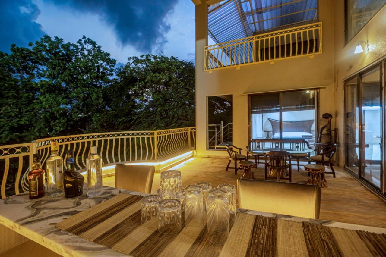 Saffronstays Aura, Alibaug - Luxury Pool Villa With A Game Room And Spacious Lawn 阿里巴格 外观 照片